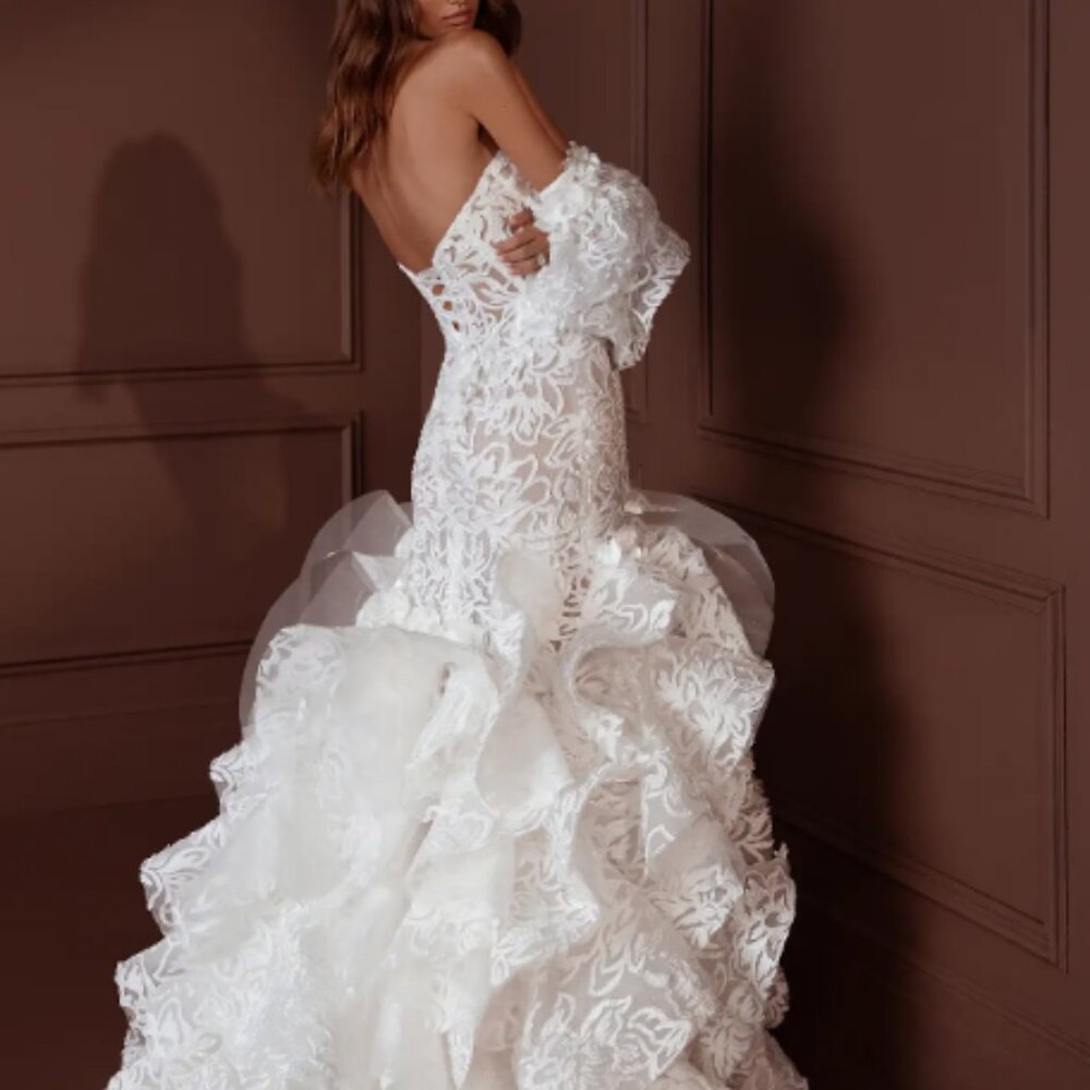 Pnina Tornai Couture UTOPIA 5052 3D Flower Ruffle Lace Wedding Gown SAMPLE XS/S